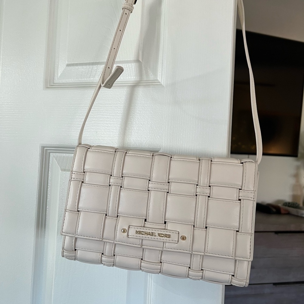 Michael Kors Ivy Woven cream cross body bag